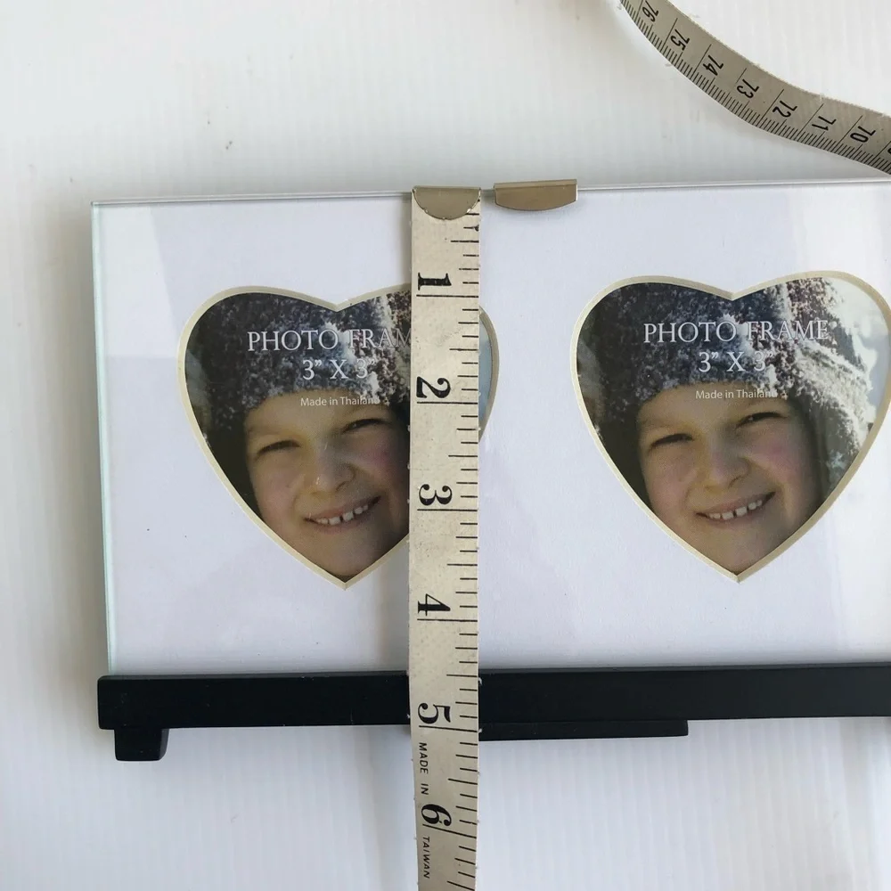 Photo frame with twin hearts